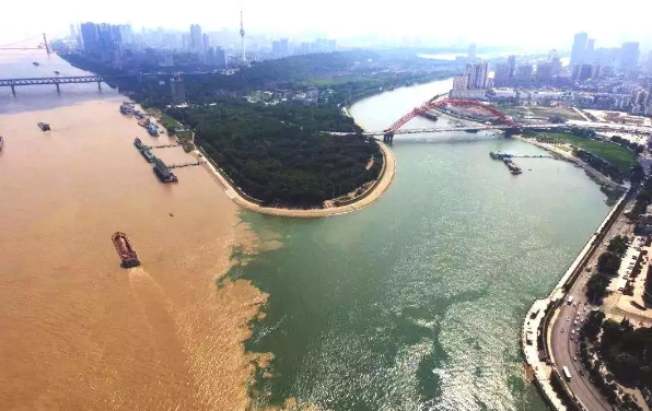 如果給武漢兩個(gè)關(guān)鍵字，那會(huì)是什么？