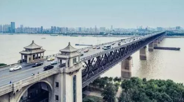 如果給武漢兩個(gè)關(guān)鍵字，那會(huì)是什么？